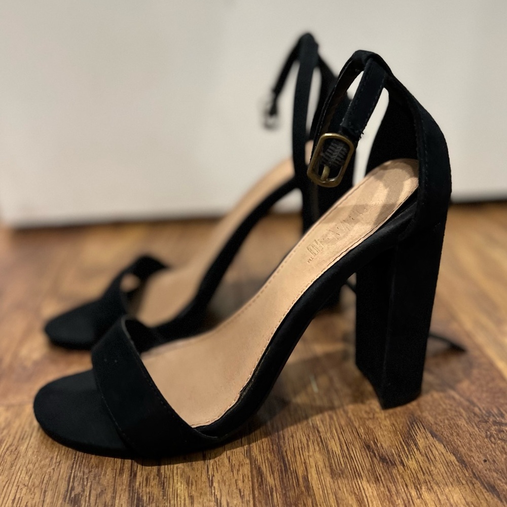 Black simple classy thick heels